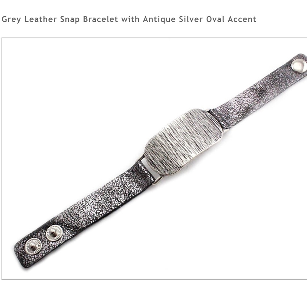 1 left!! 🌟🌟 Gray leather snap bracelet 🌟🌟